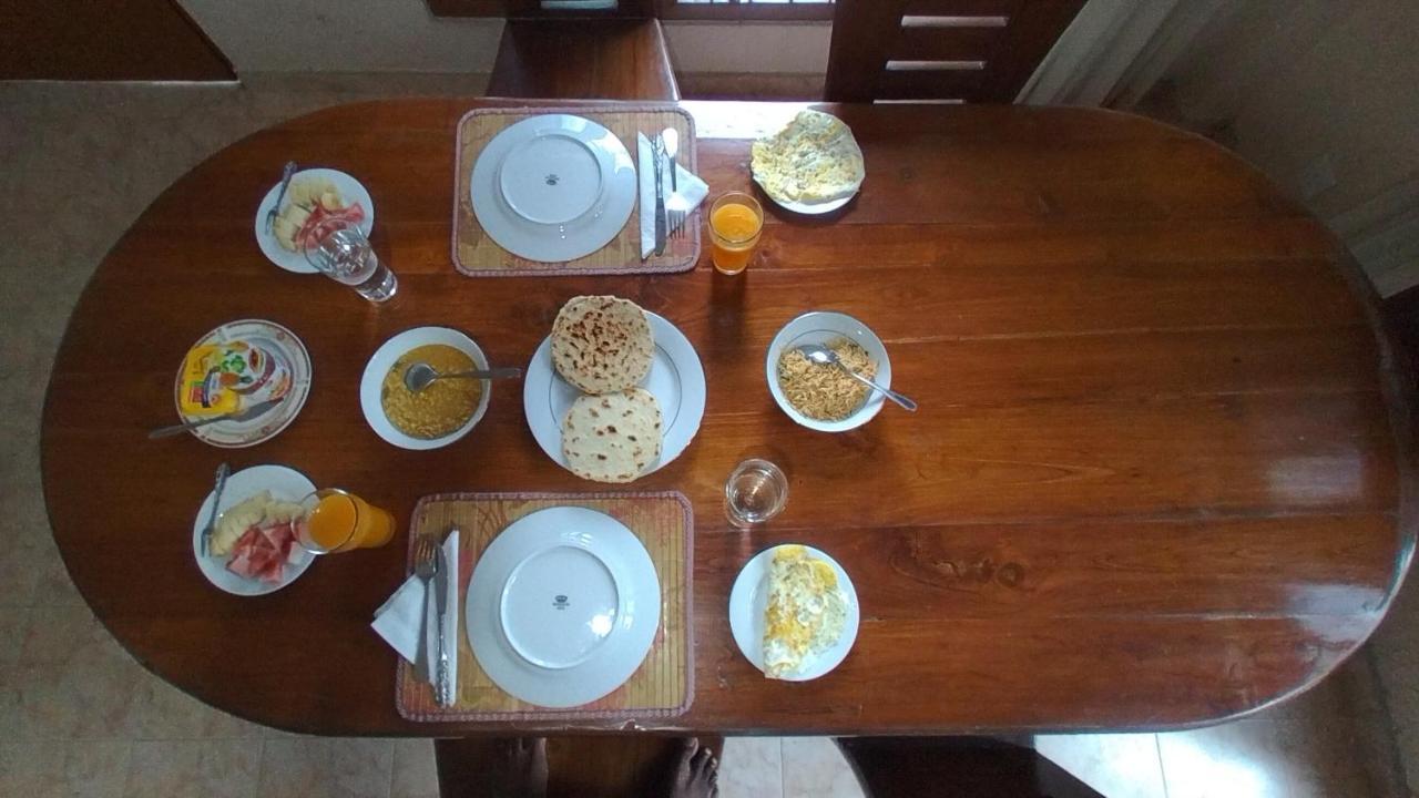 Nisha Homestay Inn Peradeniya Extérieur photo