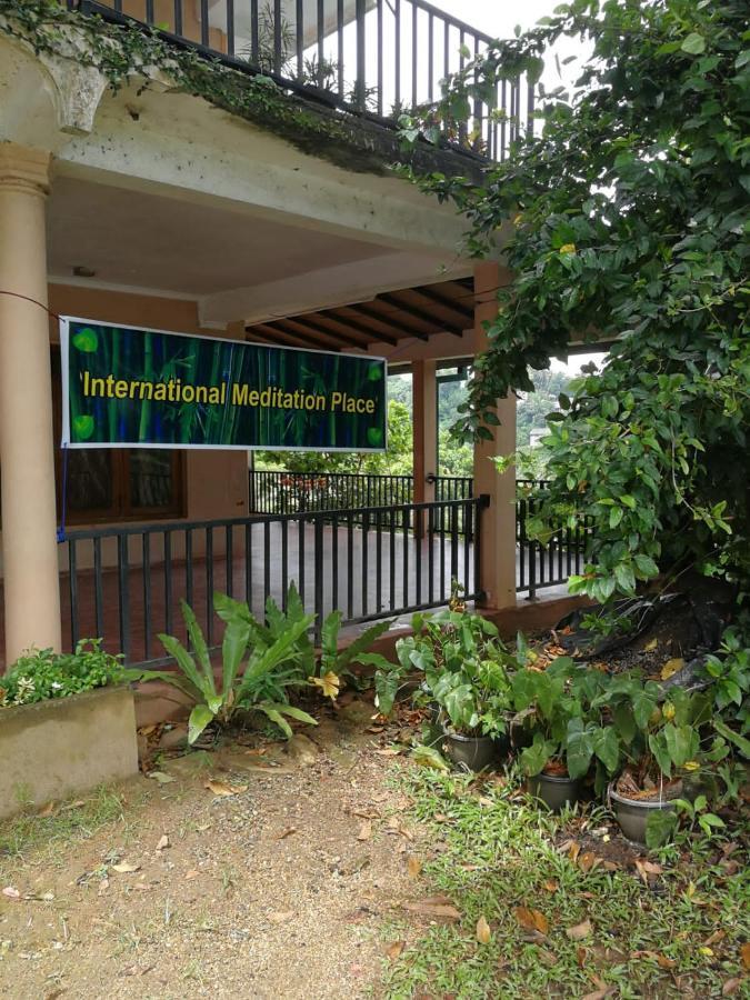 Nisha Homestay Inn Peradeniya Extérieur photo