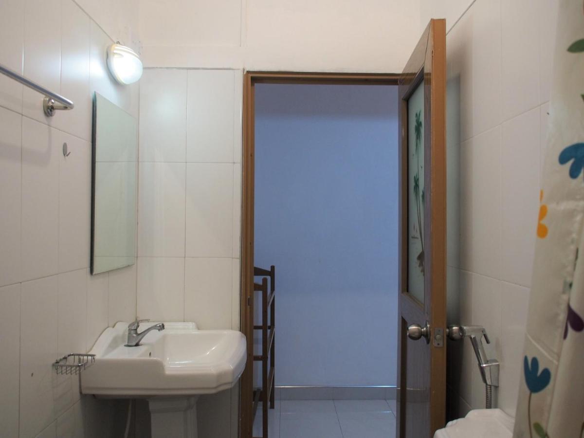 Nisha Homestay Inn Peradeniya Extérieur photo