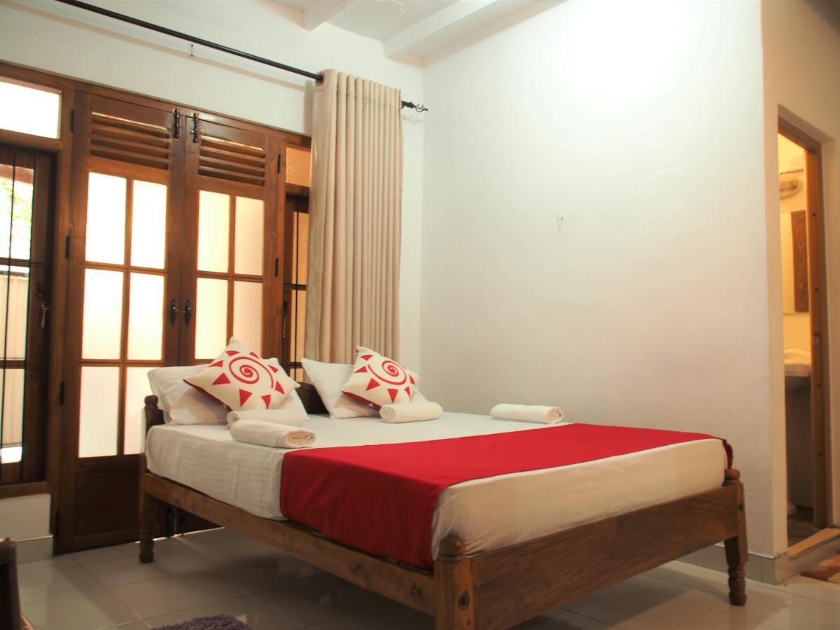 Nisha Homestay Inn Peradeniya Extérieur photo